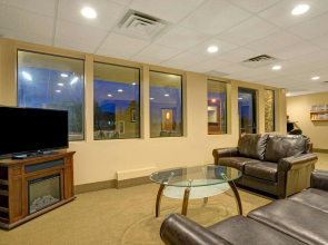 Super 8 by Wyndham Melrose