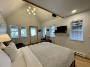 West Coast Cabin