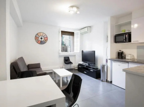 BNB RENTING Chez Dominique - 1 chbre 2-4pers Centre Antibes Migrainier