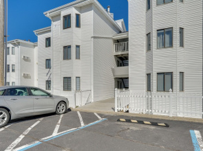 Charming Condo w/ Pool Access in Osage Beach!