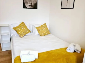Bright 2 bedrooms flat w parking&balcont