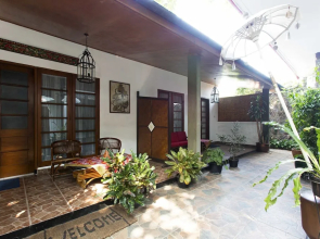 RedDoorz Near TB Simatupang