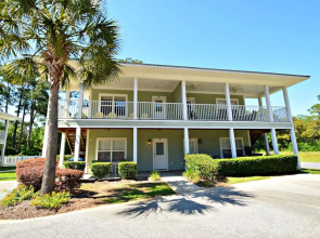 Laguna Breeze E 2 Bedroom Condo by Redawning