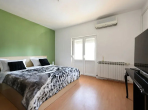 Holiday Apartments Yes Peace