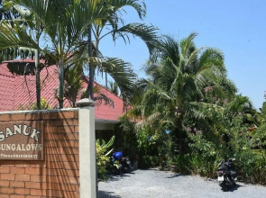 Sanuk bungalows