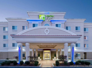Holiday Inn Express & Suites Klamath Falls Central by IHG