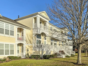 2 Mi to Bethany Beach: Condo w/ Deck & Pool Access