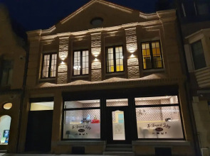 The Newport LOdge
