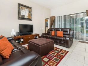 Gorgeous 5 Bedroom Pool Home in Windsor Hills Resort