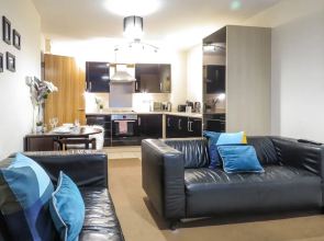 Tudors eSuites Park Central Apartment