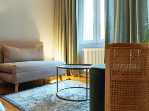 Amazing Location - City Center Studio