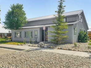 Centrally Located Pinedale Vacation Rental!