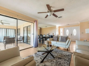 Renovated 3BR Dog Friendly Pond View W/D