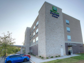 Holiday Inn Express & Suites Fort Mill by IHG