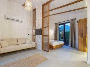 Rota Kilidonia Karaöz Suites&Villas