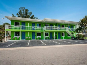 Beach House Hotel