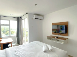 Modern Look And Homey Studio At Enviro Apartment