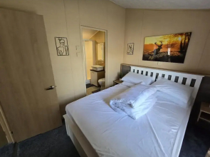 Caravan Emma 2 Bed Robin Hood