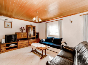 Apartments Jasko / Three Bedroom Jasko 1