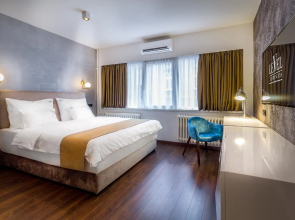 Level Luxury Suites
