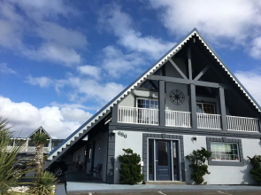 Oasis Motel