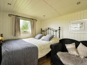 Luxurious Camping Cottage in Nordley, No Deposit