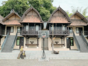 Resto Apung and Bungalow Kedisan Batur Lake View RedPartner