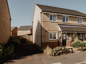 Coyle House, 3 bed, super kings or twins, driveway, free wi-fi, pets, corporates welcome