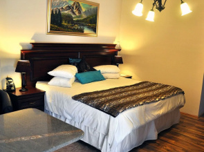 Cape Wine Route Guest House