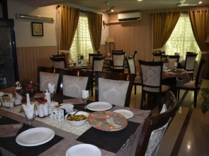 Savoy Inn