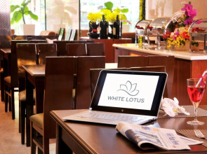 White Lotus Hotel Saigon
