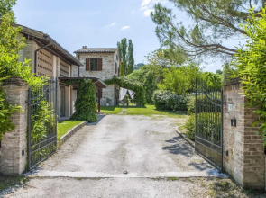 Marche Villa Close Culture