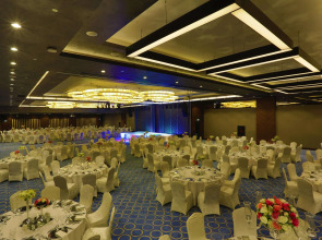 Royal Stay Palace Hotel