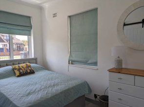 Cozy Cottage Stay - Modern, Cozy, Close to London