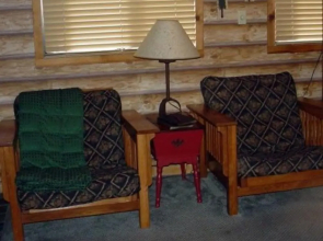 Eagles Nest B&B and Cottage Suites