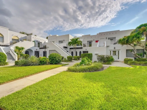 Lovely Naples Vacation Rental w/ Shared Pools!