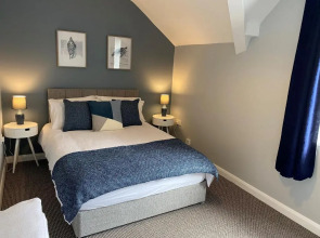 Blackpool Sleepover Apartment 5 Free Parking Sleeps 6