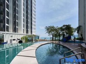 The Shore by HF Suites