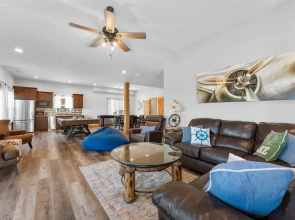 Cc115- Lakeside Landing 8 Bedroom Home