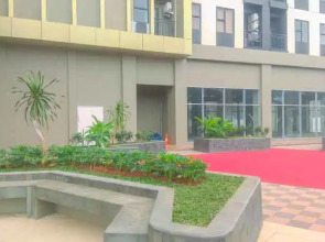 Comfy and Nice Studio Apartment at Transpark Cibubur By Travelio