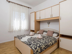 Stunning Apartment in Lopar With Wifi and 2 Bedrooms