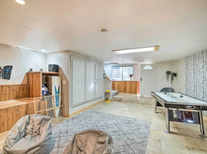 Lake Arrowhead Cabin w/ Game Room + Hot Tub!