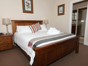 House on the Hill Bed & Breakfast