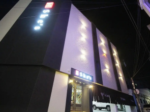 Jinju She's