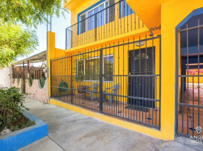 Cozy Stay 2 blocks from the beach