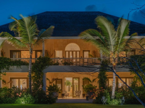 Unique lake-front 10-bedroom mansion in most luxurious resort of the caribbean