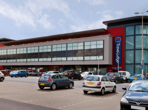Travelodge Llanelli Central