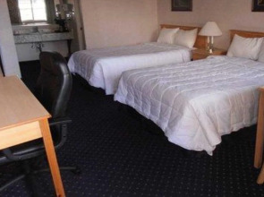 Econo Lodge Inn & Suites Central