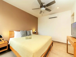 Comfortable, Spacious Penthouse- 2 Bedrooms- 7 People