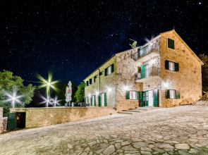 Holiday Home Flying Stars